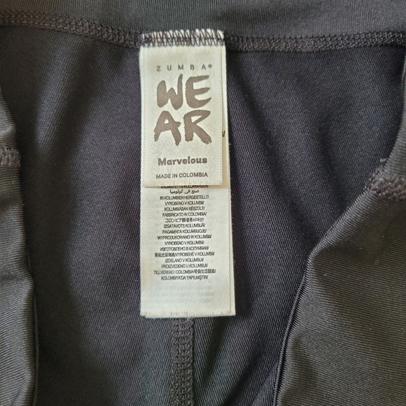 ⭐️NWOT Zumba Fitness lightning bolt leggings - Picture 5 of 7